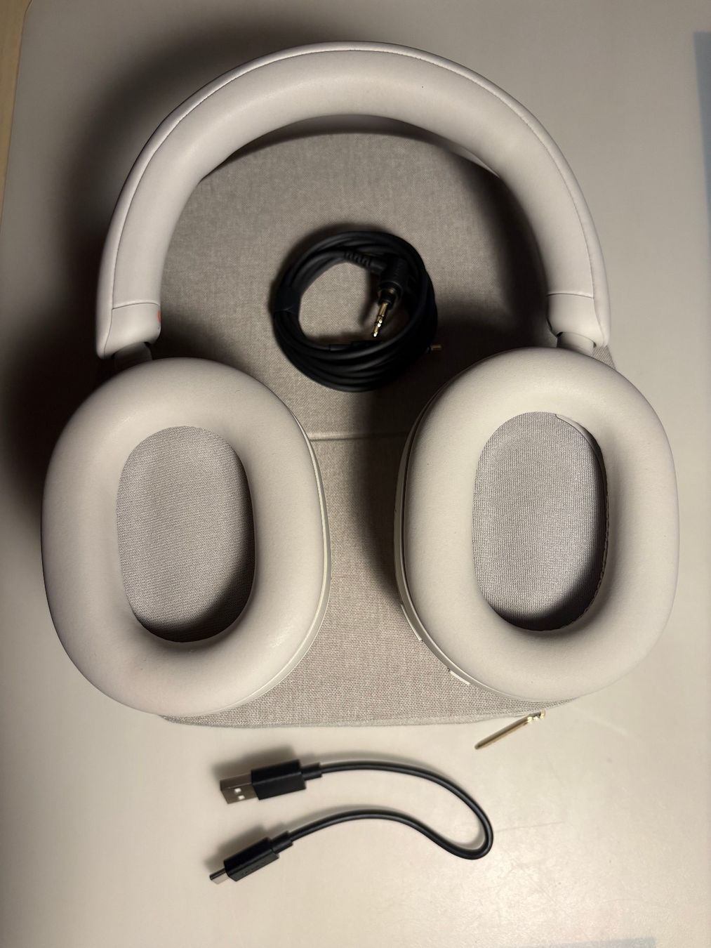 Sony Cuffie: White Sony WH-1000XM5 – Usato da Figino venduto da K.R.P 1
