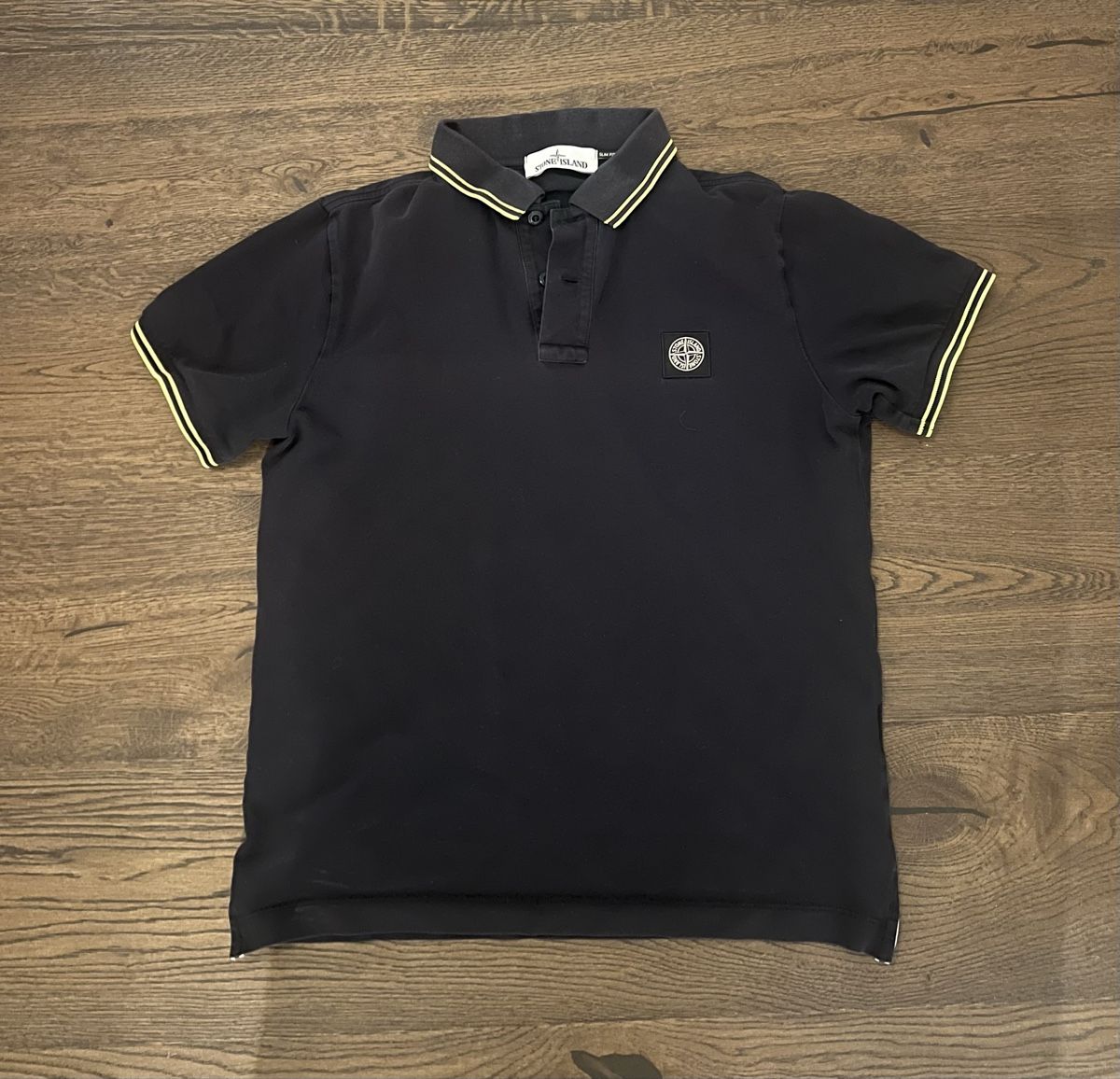 Stone Island Magliette Polo: Stone Island Poloshirt – Usato da Wil SG venduto da ymuellerr