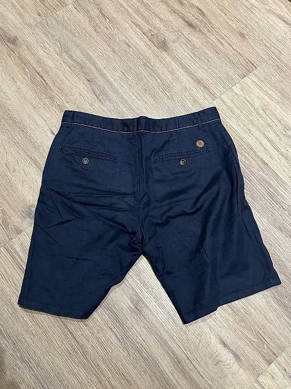 Pantaloni: Leinen Shorts Springfield  – Usato da Zürich venduto da BigRock89 1