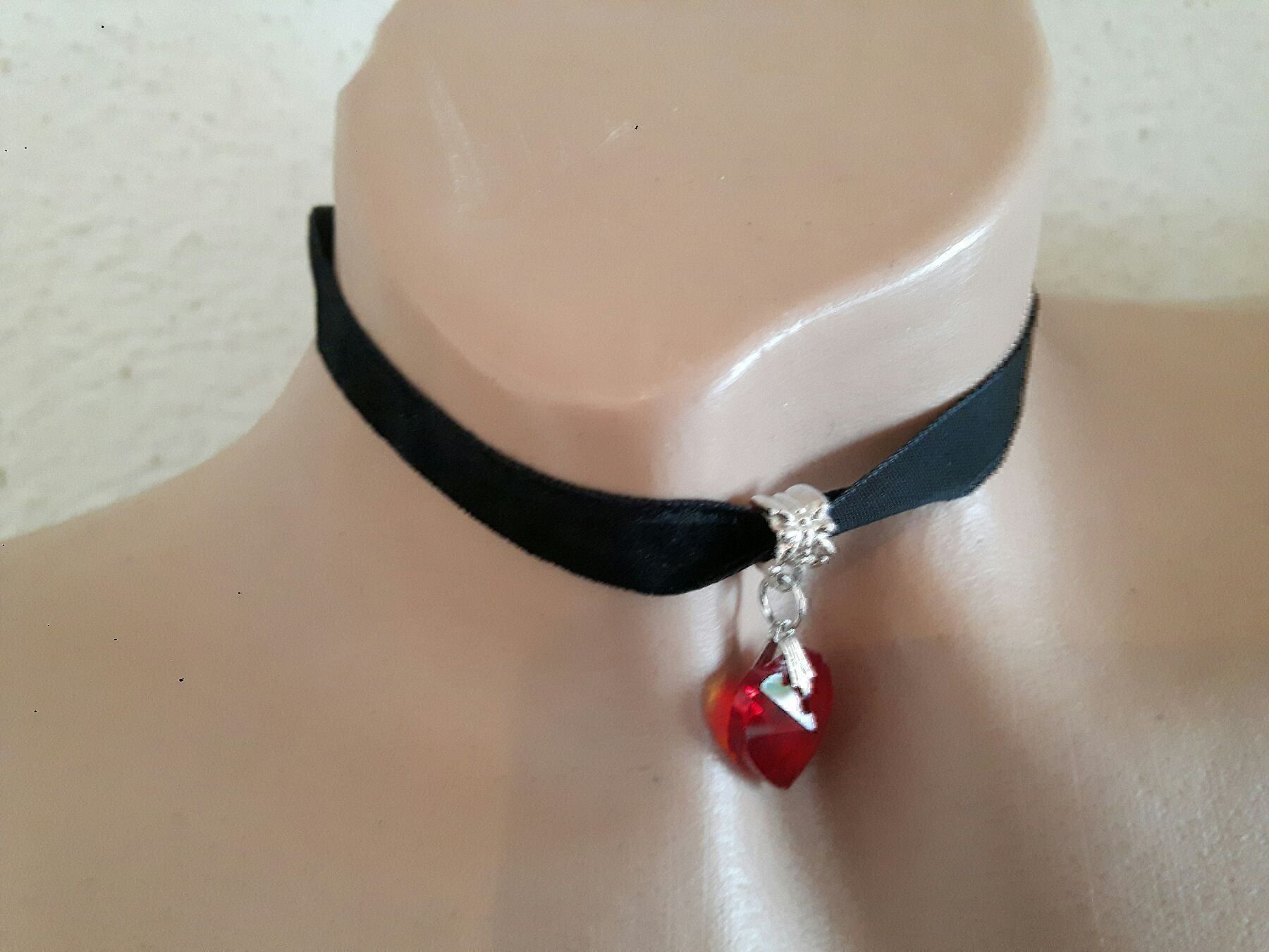 Catenine: süsses Kropfband mit kleinem Herz hellblau – Nuovo e nell'imballaggio originale da Ibach venduto da chaemilochhobbygarte 4