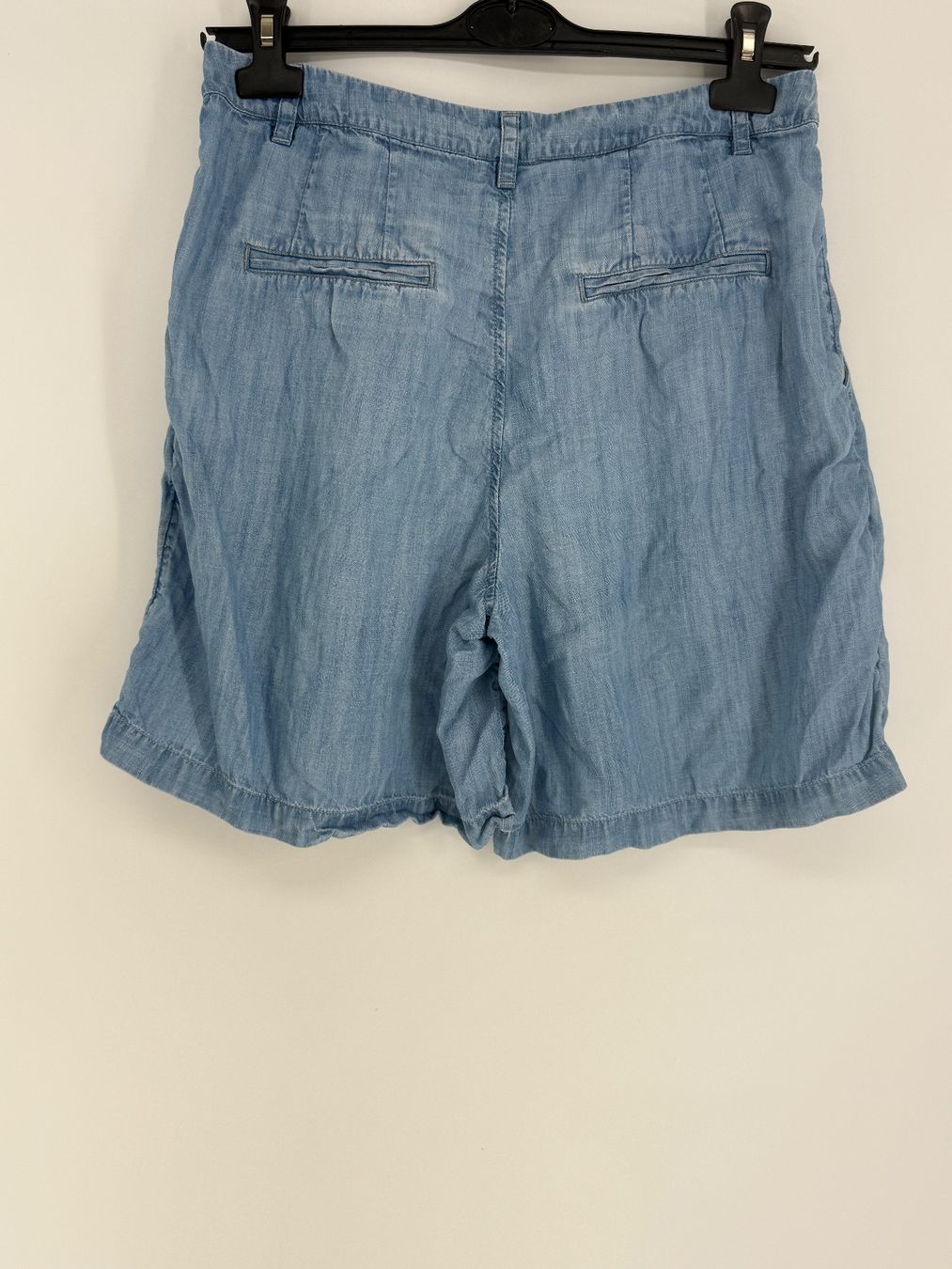 Esprit Pantaloni: Leichte Esprit Jeans Shorts Gr. 29 – Usato da Auenstein venduto da moin. 1