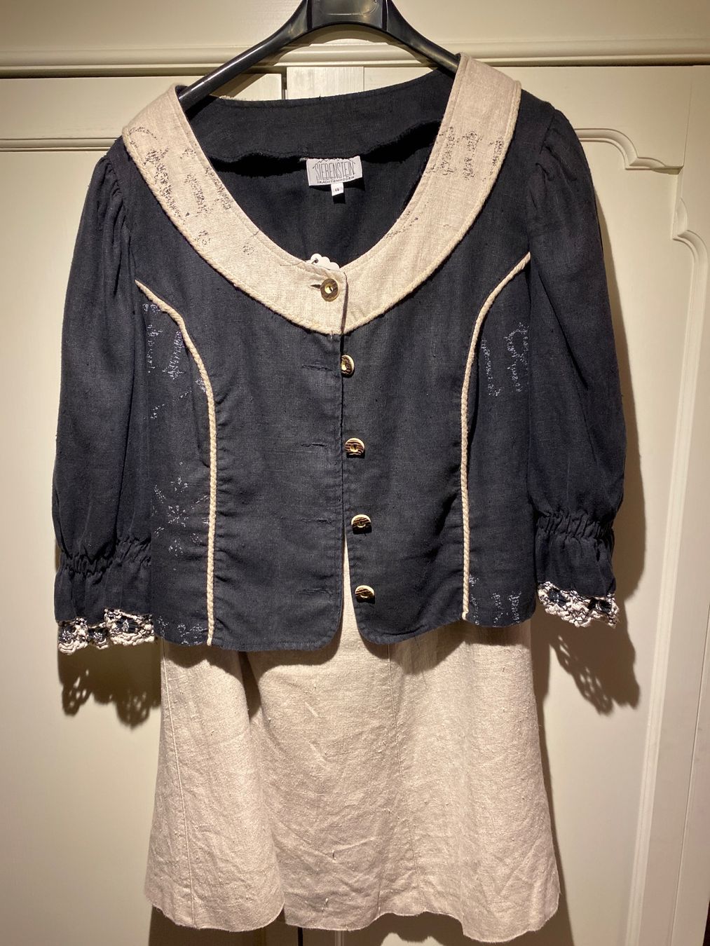 Costumi: %Trachtenbluse mit Rock-Leinen% – Nuovo (secondo la descrizione) da Meienried venduto da ManuelaBoutique 1