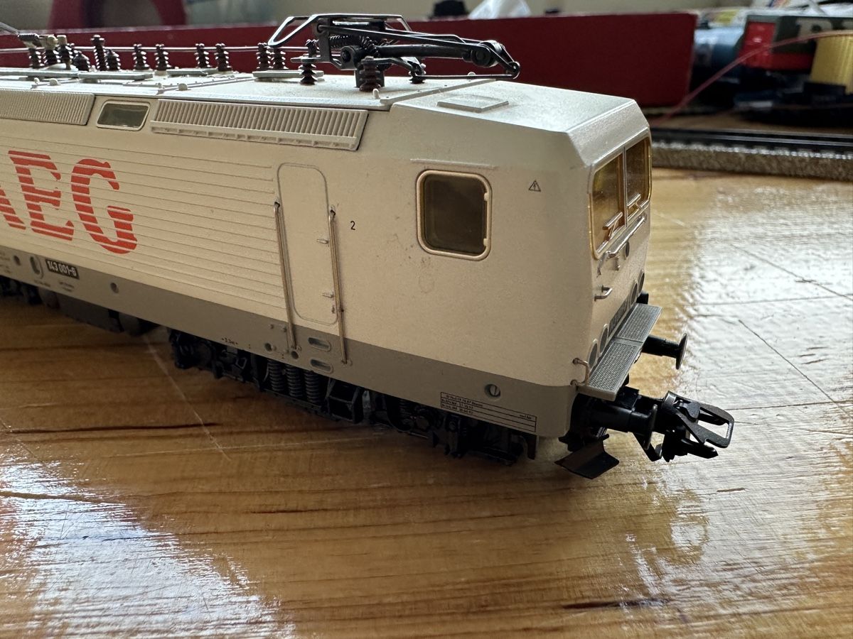 Märklin Modellini di ferrovie: Märklin H0 3441 E-Lok BR 143 AEG OVP – Usato da Schaffhausen venduto da Danilo-86 3