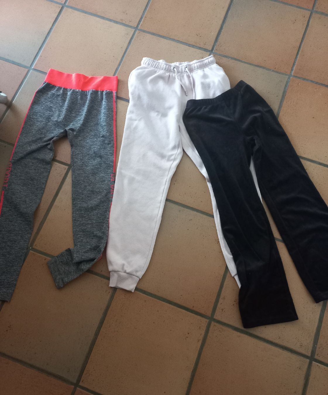 Pantaloni: Wohlfühlhosen 3x – Usato da Ziegelbrücke venduto da lumix03