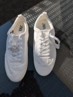 Baskets Zara blanches taille 39, neuves.