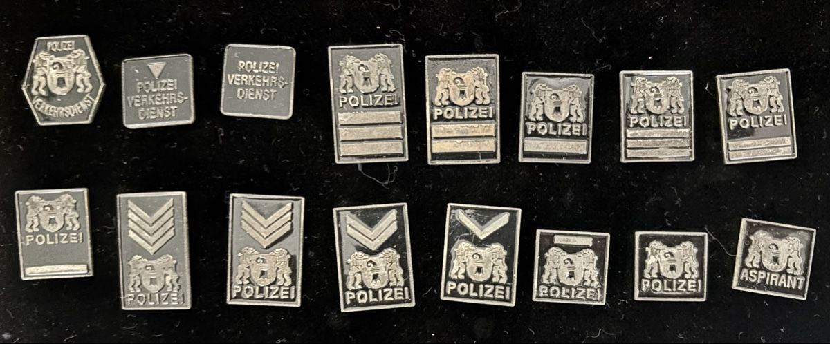 Plaquettes & Badges: Pin Polizei Baselstadt Gradabzeichen – D'occasion à Lausen par Eclipse4