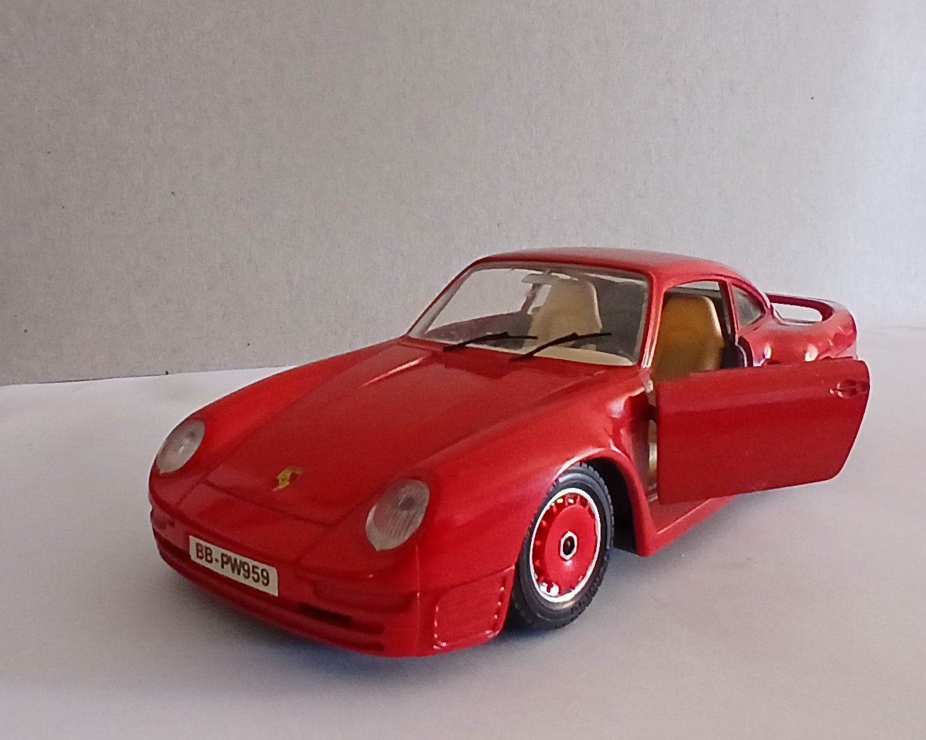 Bburago Modellini d'auto: BBurago Porsche 959, 1:24 – Usato da Lausanne venduto da hdda 1
