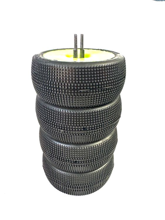 RC Kits de montage: SET DE 5 SUPPORTS POUR ROUES 1/8 BUGGY – Neuf (Voir description) à Yverdon-les-Bains par Fijo-rc 1