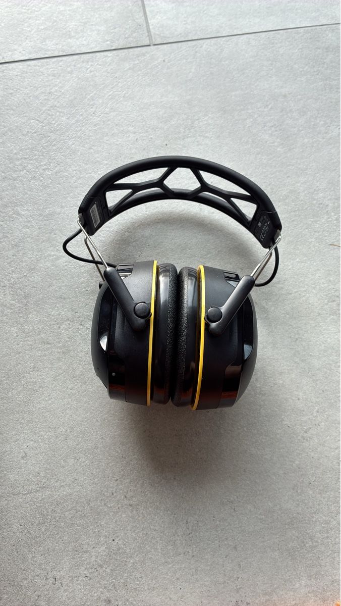 3M Gesichts- und Gehörschutz: Casque anti-bruit 3M WorkTunes – Neu (gemäss Beschreibung) aus Gampelen von ven_k2vf