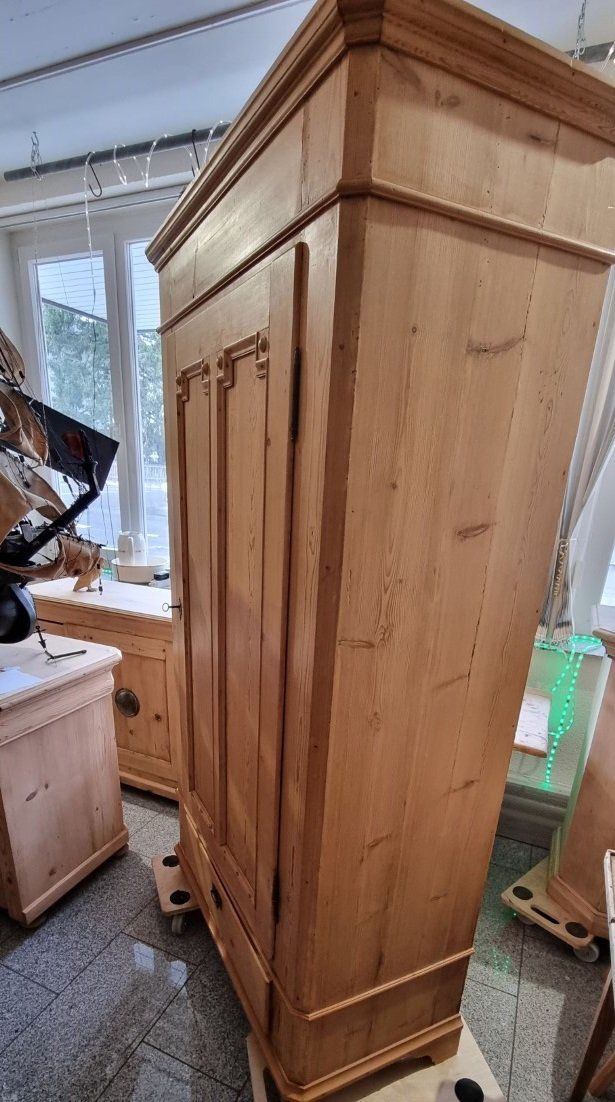 Armadi: Eintüriger Schrank Tanne antik – Usato da Flums venduto da Flumsantik 4