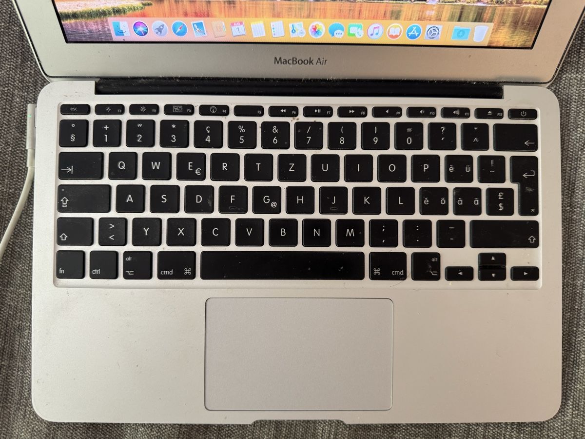 Apple Portables: MacBook Air 11 – D'occasion à Adliswil par Busys 3