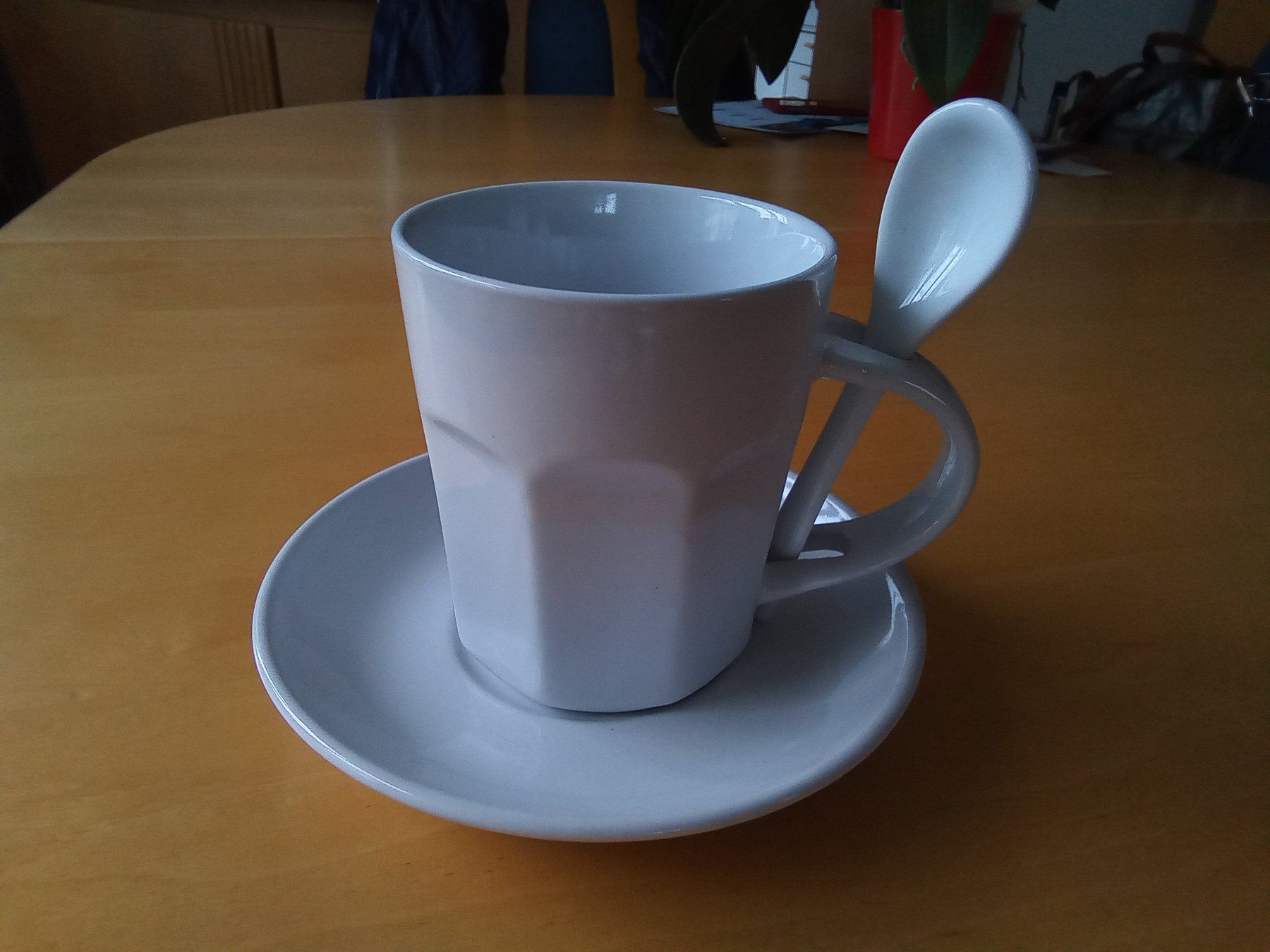 Tazze: Tasse mit Löffel (zum Selbstbemalen) – Nuovo (secondo la descrizione) da Effretikon venduto da Misterdyn