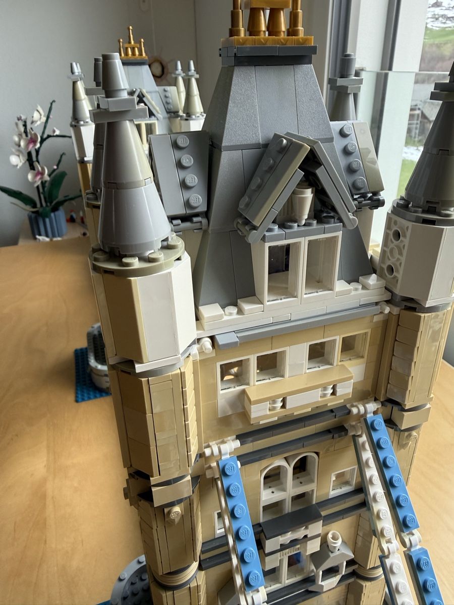 Lego Kit di costruzioni: LEGO Tower Bridge 10214 + Erweiterung  – Usato da Nidfurn venduto da suter.glarus 7