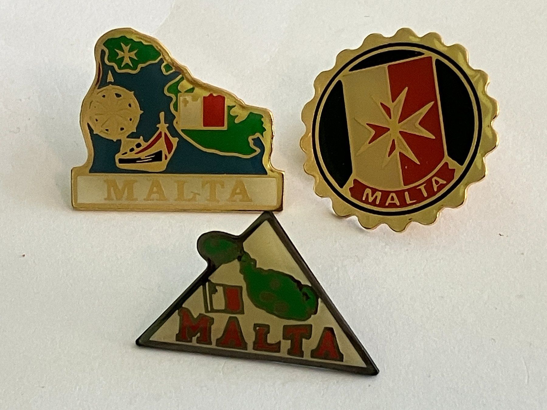 Plaketten & Abzeichen: 3 Pin Malta – Gebraucht aus Basel von djwwpp