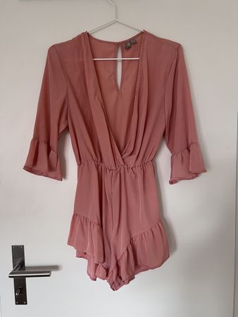 Sommerlicher Playsuit in Altrosa, Grösse 36, Top Zustand!