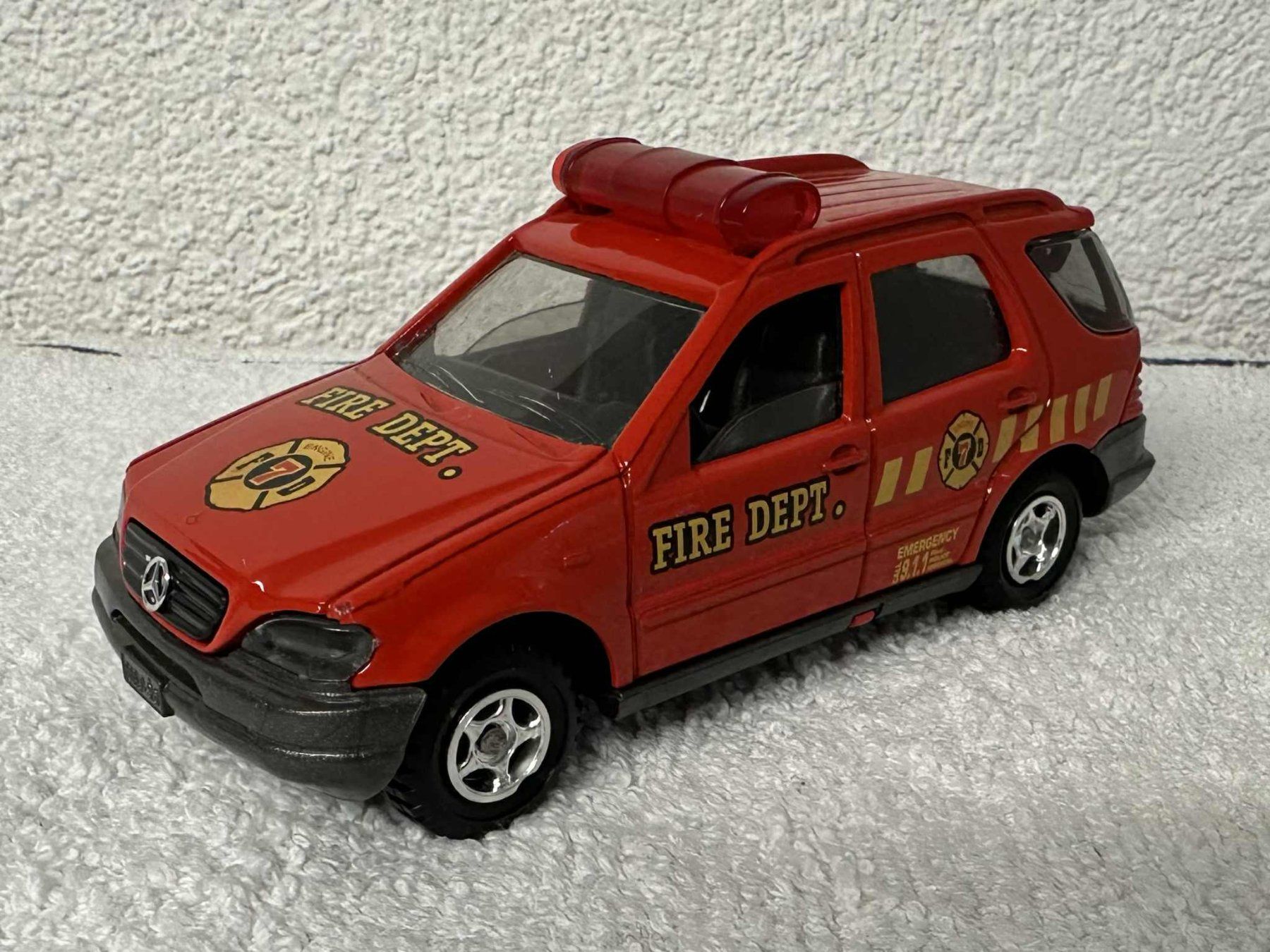 Majorette Modellini d'auto: Modellauto 1:34 Mercedes M-Class Fire Dept von Majorette – Usato da Ried-Brig venduto da V8_Andy