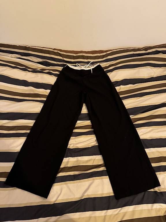 Pantaloni: Pantalon blazer noir taille S – Usato da Genève venduto da dia_w9qp 1