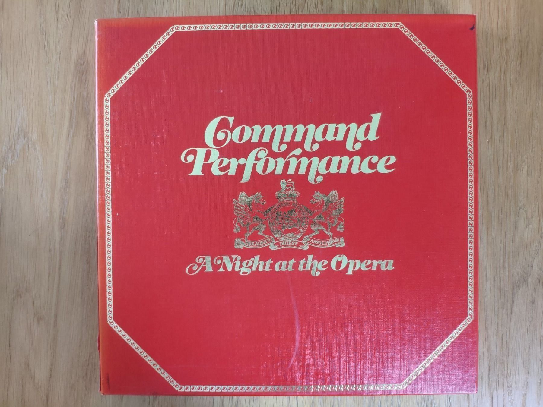 Dischi in vinile: 7 + 1 LP A Night at the Opera / Galabend – Usato da Volketswil venduto da Spacepanda