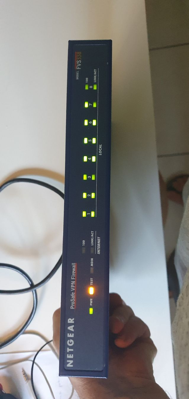 Netgear Firewall: Firewall VPN NETGEAR ProSafe FVS338 – Gebraucht aus Biberist von tom_rb2f 2