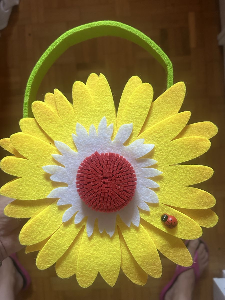 Giocattoli: Panier fleur jaune pour enfants  – Nuovo (secondo la descrizione) da St-Prex venduto da mar_f6t6