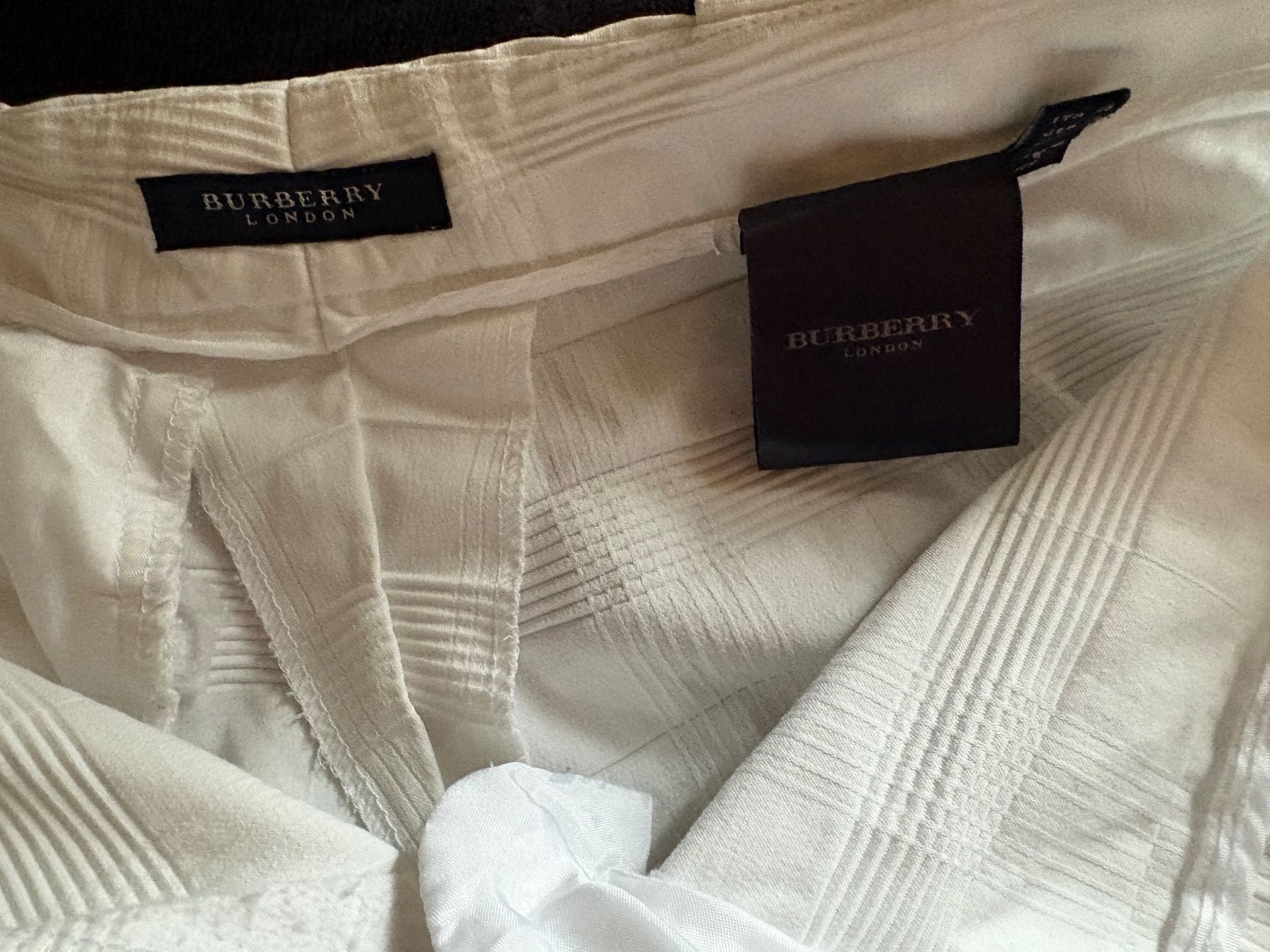 Hosen: Burberry Shorts weiss – Gebraucht aus Romont BE von n.gfeller 1
