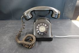 Antiker schwarzer Wählscheiben-Telefon-Klassiker