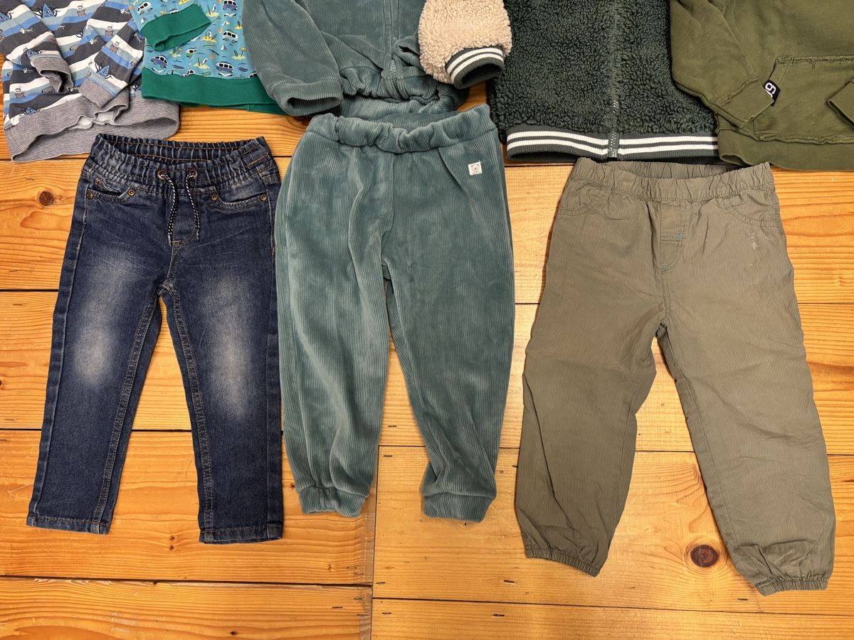 Kleiderpakete & -sets: Kleiderpaket Jungs, Grösse 98 – Gebraucht aus Büren an der Aare von Nikito2001 3