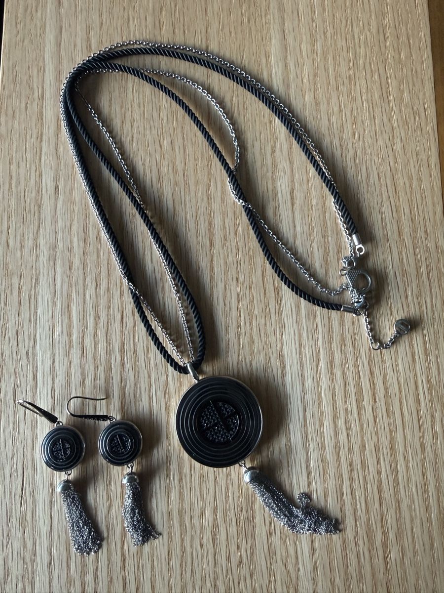 Armani Altri gioielli: Armani Necklace and earrings – Nuovo (secondo la descrizione) da Zürich venduto da pinish