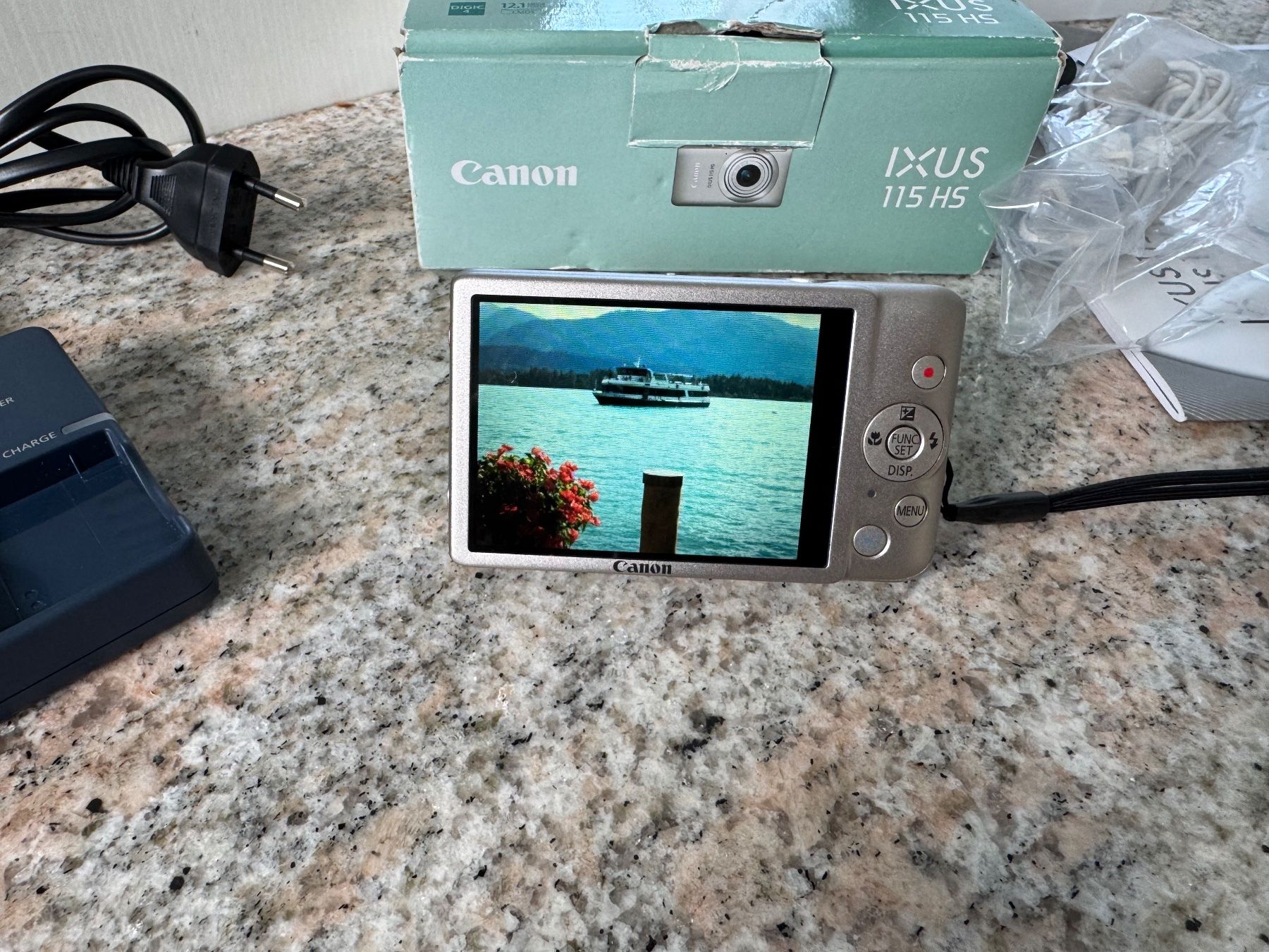 Canon Fotocamera: Canon IXUS 115 HS Kompakte Digitalkamera – Usato da Frauenfeld venduto da lind11 4