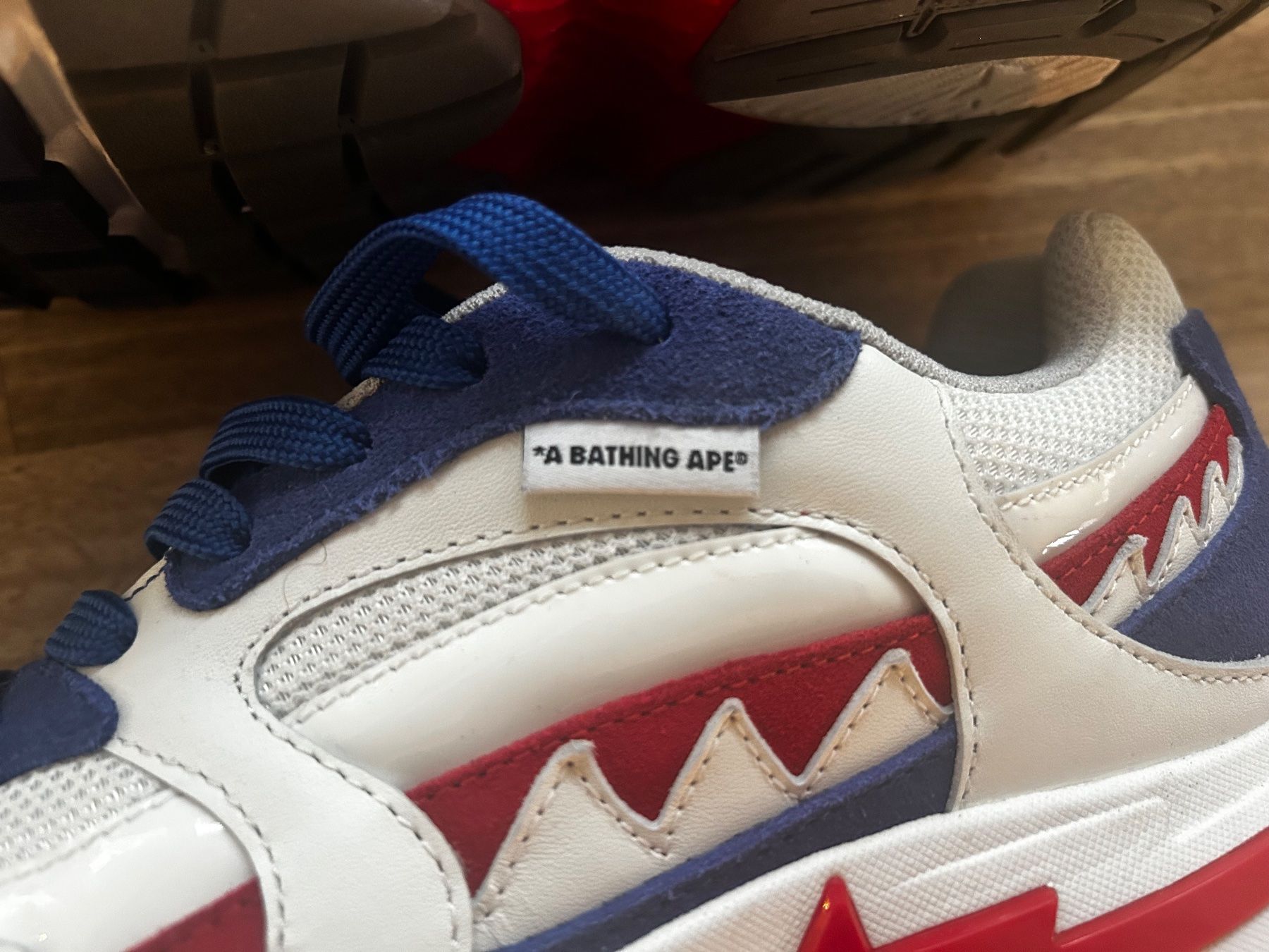 Bape Herrenschuhe: Supercooler A Bathing Ape Sneaker Grösse US 10 – Gebraucht aus Oberwil-Lieli von Mhd 6