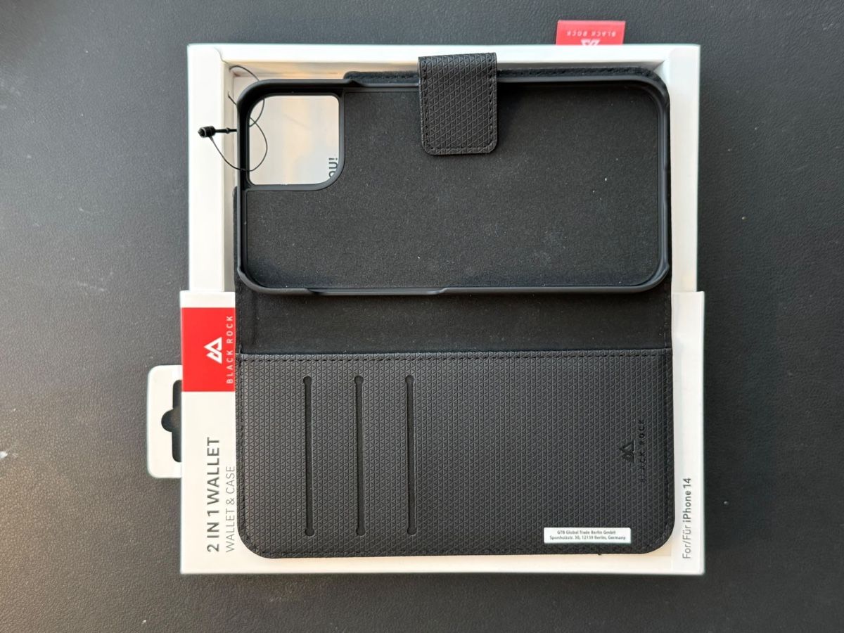 Apple Covers & Schutzfolien: Black Rock - Handyhülle IPhone 14 – Neu und originalverpackt aus Schaffhausen von Kunterbuntesleben