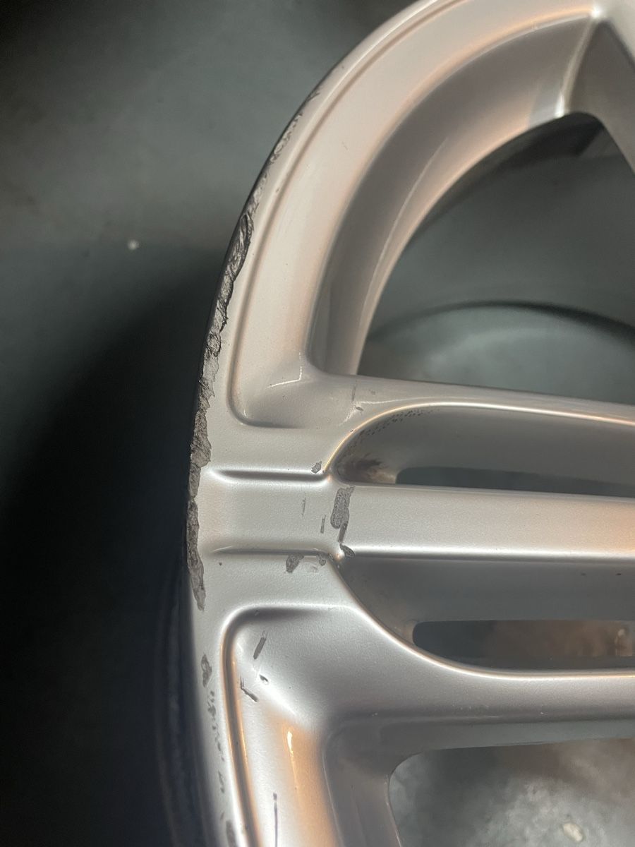 Audi Cerchioni: 4x Audi Alufelgen 20” – Usato da Sirnach venduto da MotionModular 6