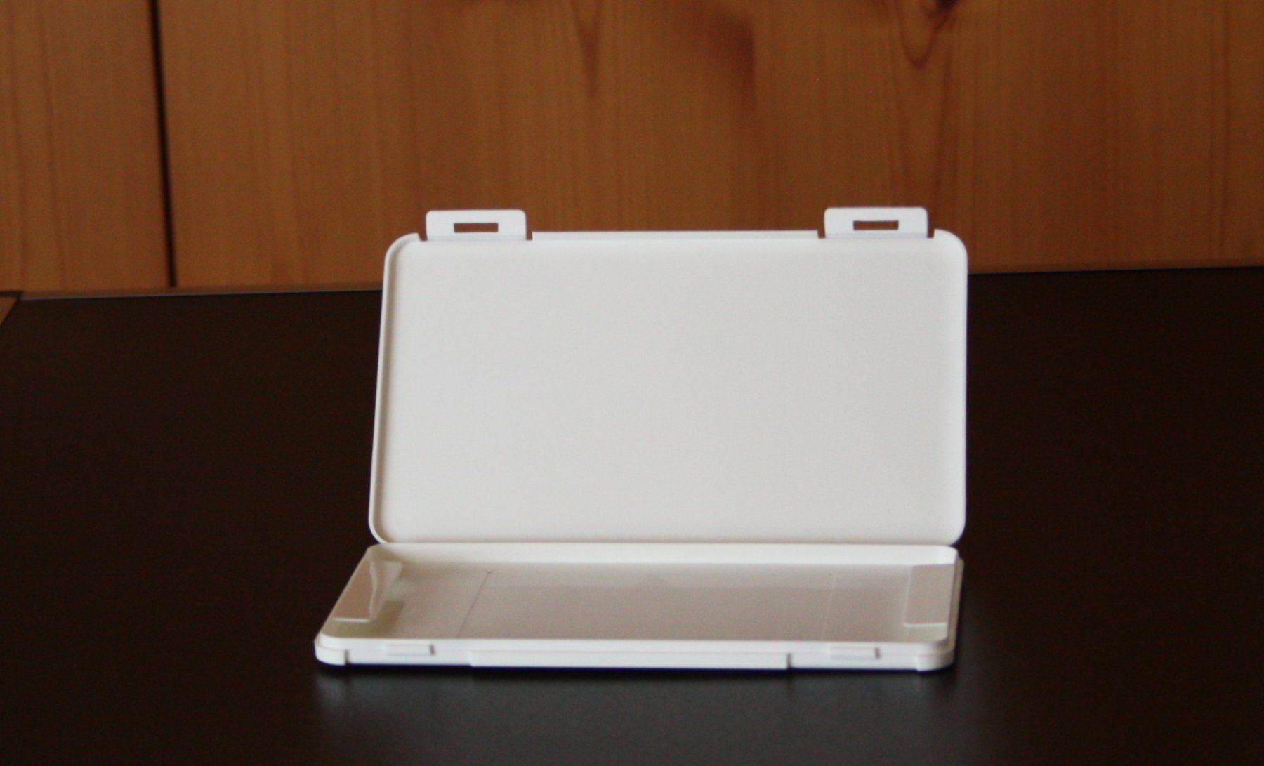 Cover & Protezioni schermo: Box Aufbewahrungsbox Case Cover weiss – Usato da Flüelen venduto da Alt-und-Neu 2