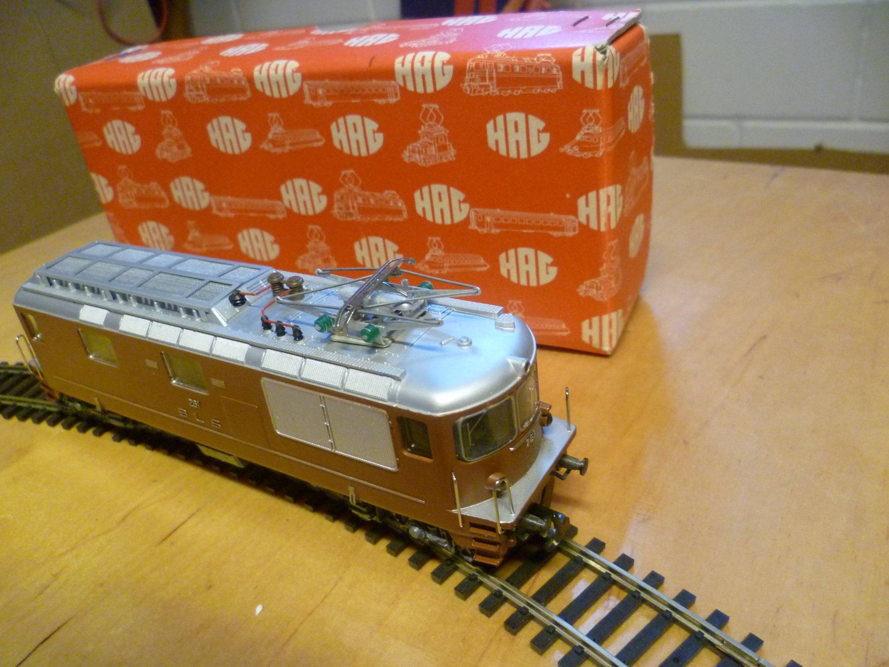 Hag Modellini di ferrovie: BLS Ae 4/4 braun H0 DC Lok – Usato da Rickenbach BL venduto da umro11 1