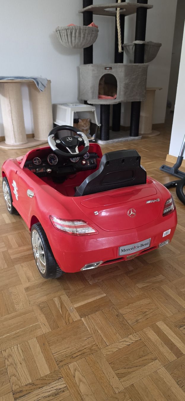 Veicoli per bambini: Rotes Mercedes-Benz Kinderauto – Usato da Zürich venduto da Abrar123 3