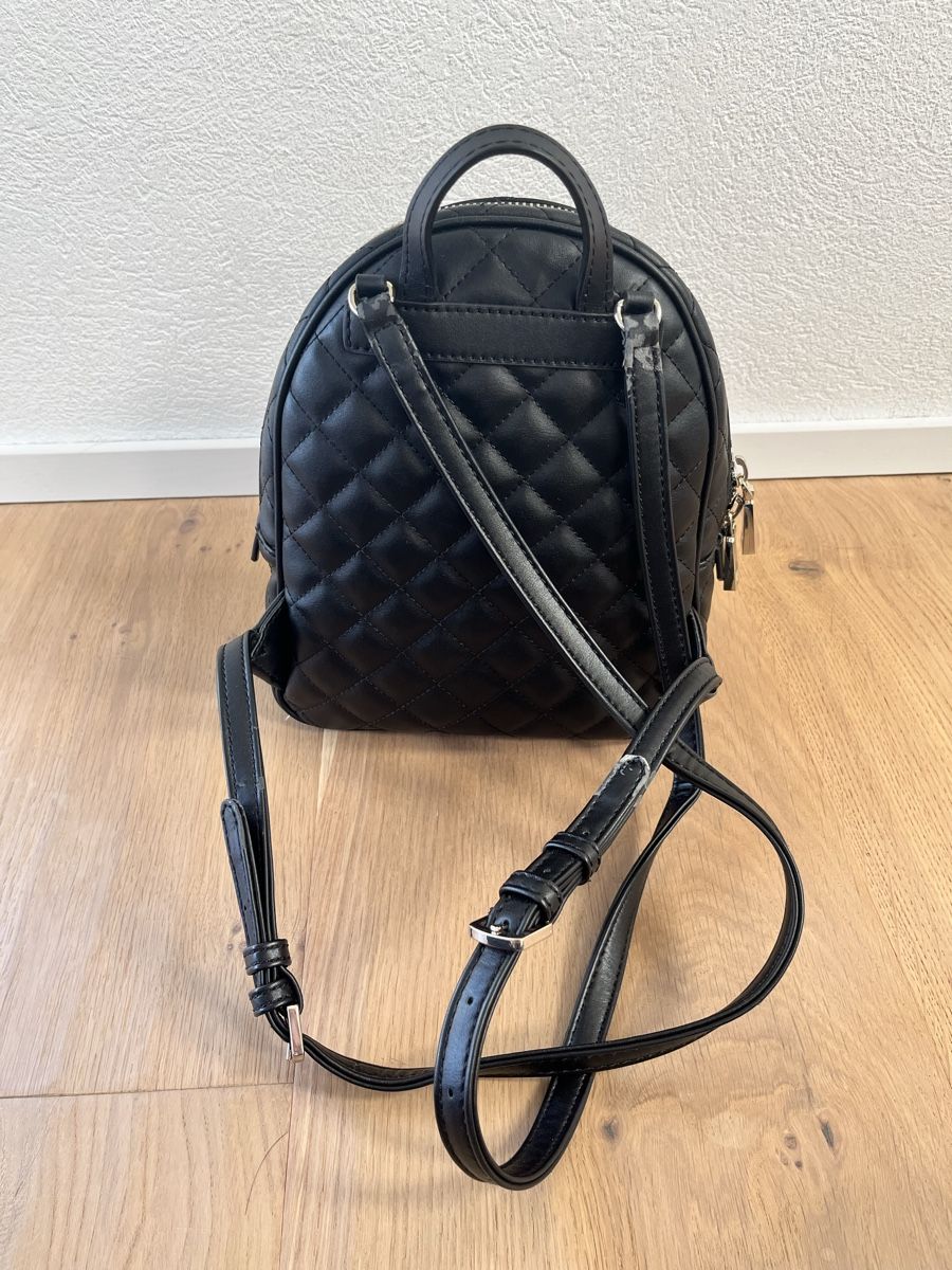 Guess Zaini: Guess-Rucksack schwarz – Usato da Tagelswangen venduto da PhilipH01 2