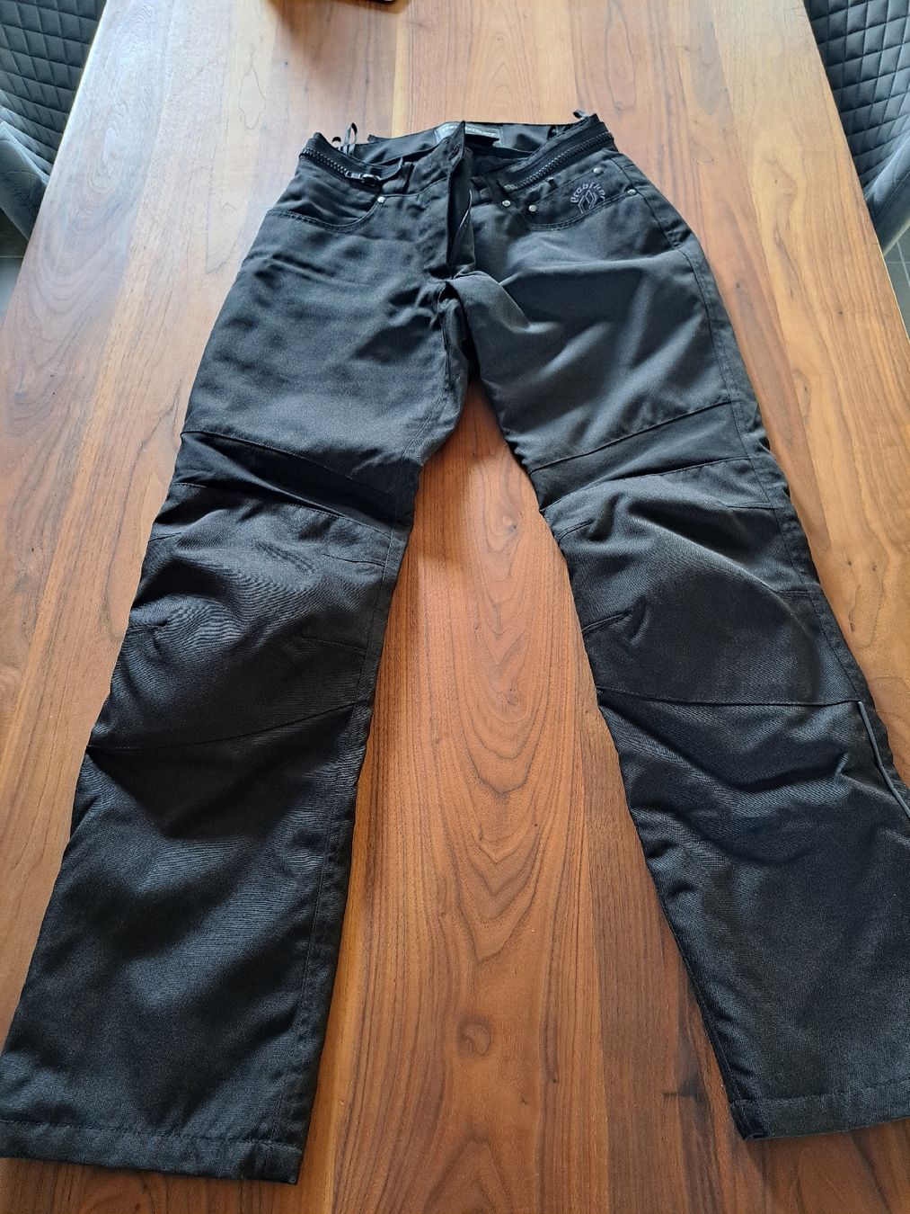 Pantaloni: Damen Motorradhose Probiker – Usato da Samstagern venduto da mel_ks7d