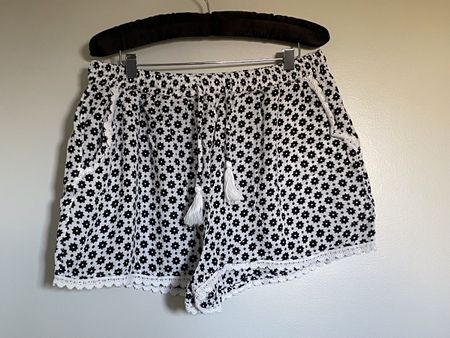 Short d'été Cotton Town XL, motif floral noir et blanc, neuf