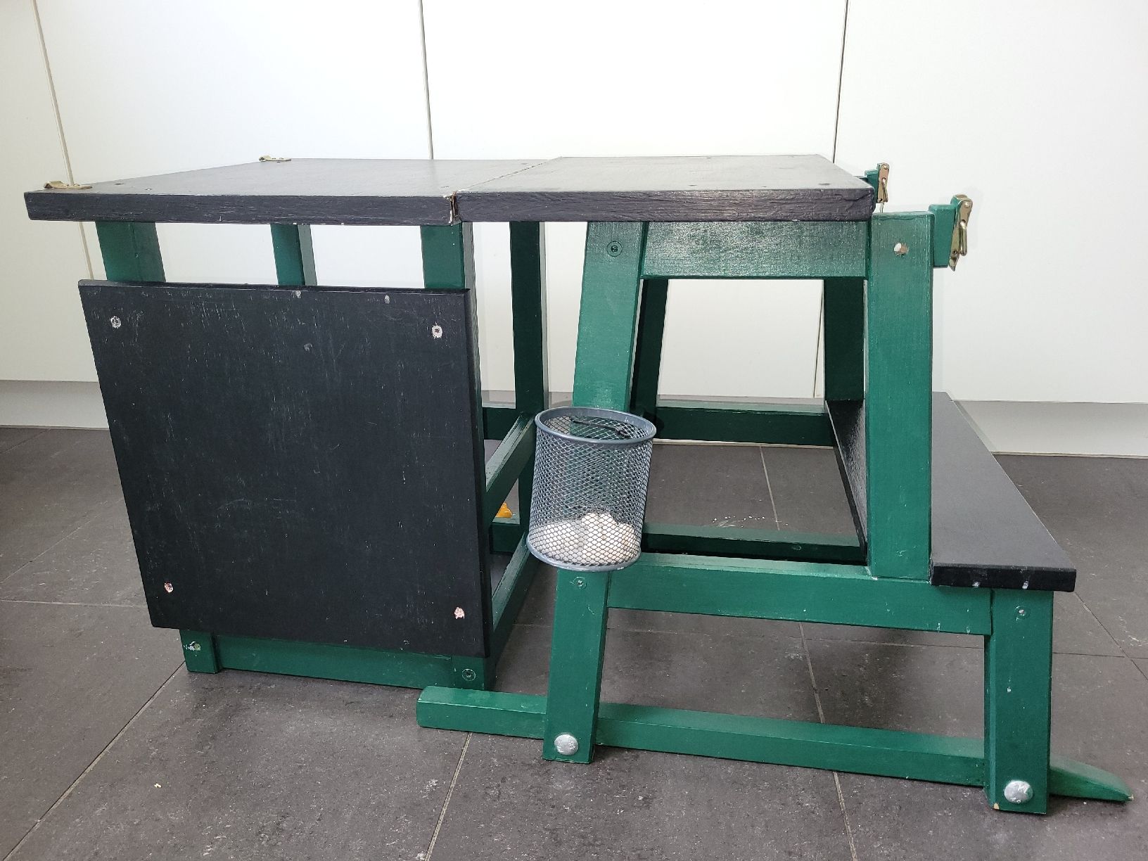 Scale: Multifunktionaler Lernturm/ Kindertisch mit Tafel – Usato da Uster venduto da Yayavanna 4