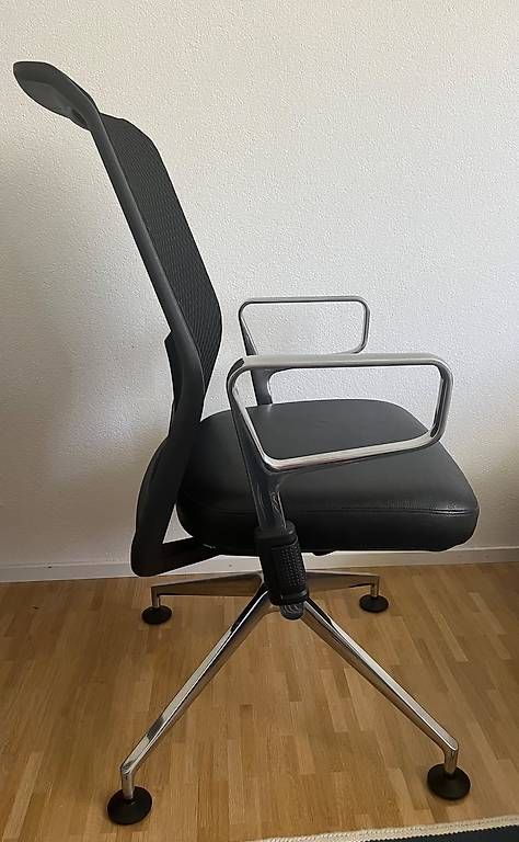 Vitra Sedie: Vitra ID Mesh Chair Conference – Usato da Grandvaux venduto da sbi_b2q6 1