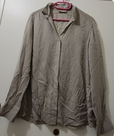 Chemisier beige en soie, marque Apostrophe, taille 46/48