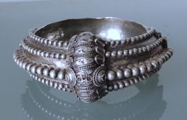 Detailreicher Silber 800 Armreif aus dem Orient