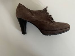 Schicke Wildlederschuhe Gr. 39 Absatzschuhe Braun Schnürs...