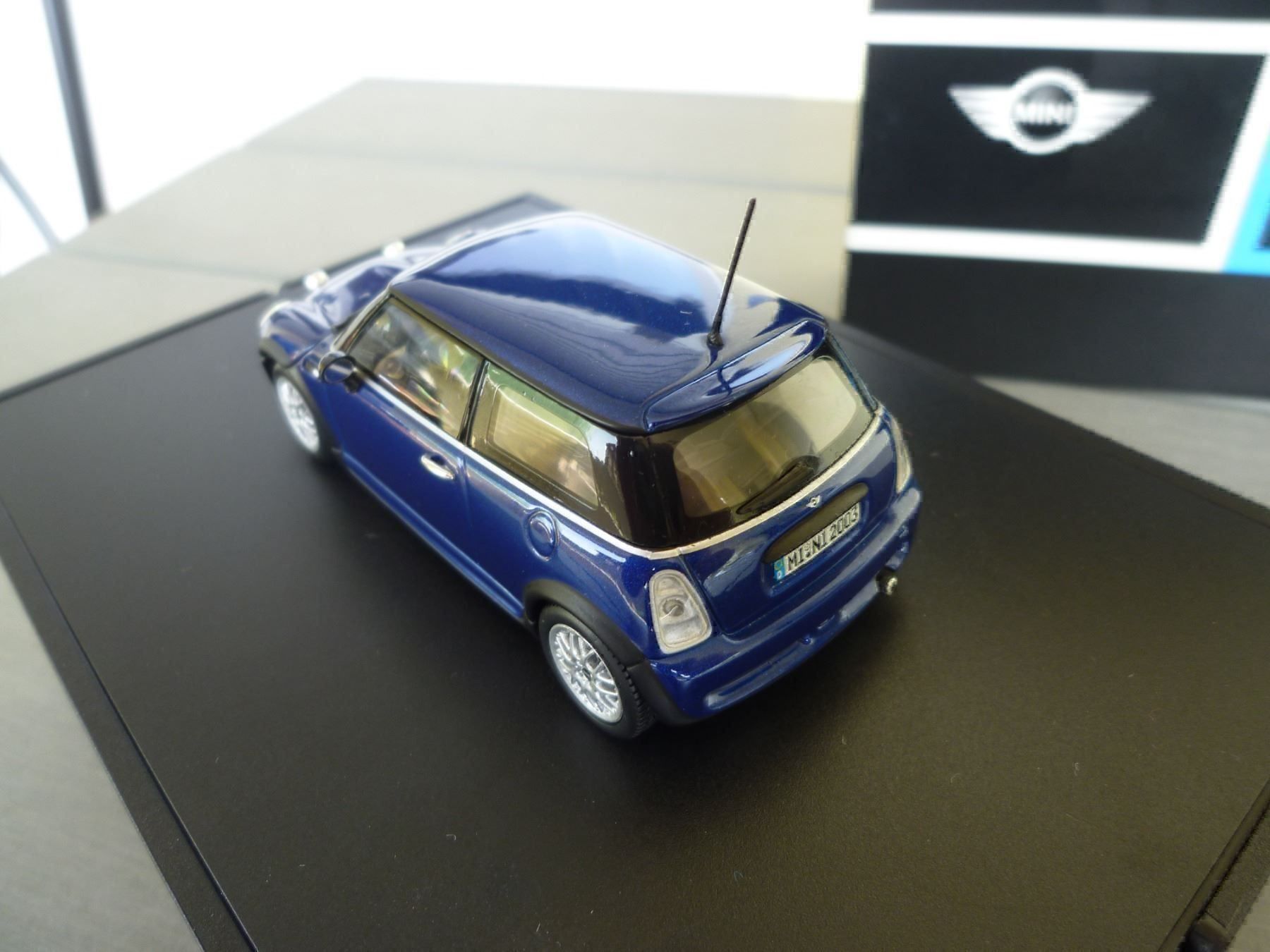 Minichamps Modellini d'auto: Mini One Aerodynamic Package – Nuovo e nell'imballaggio originale da Flawil venduto da Imperiosud 3