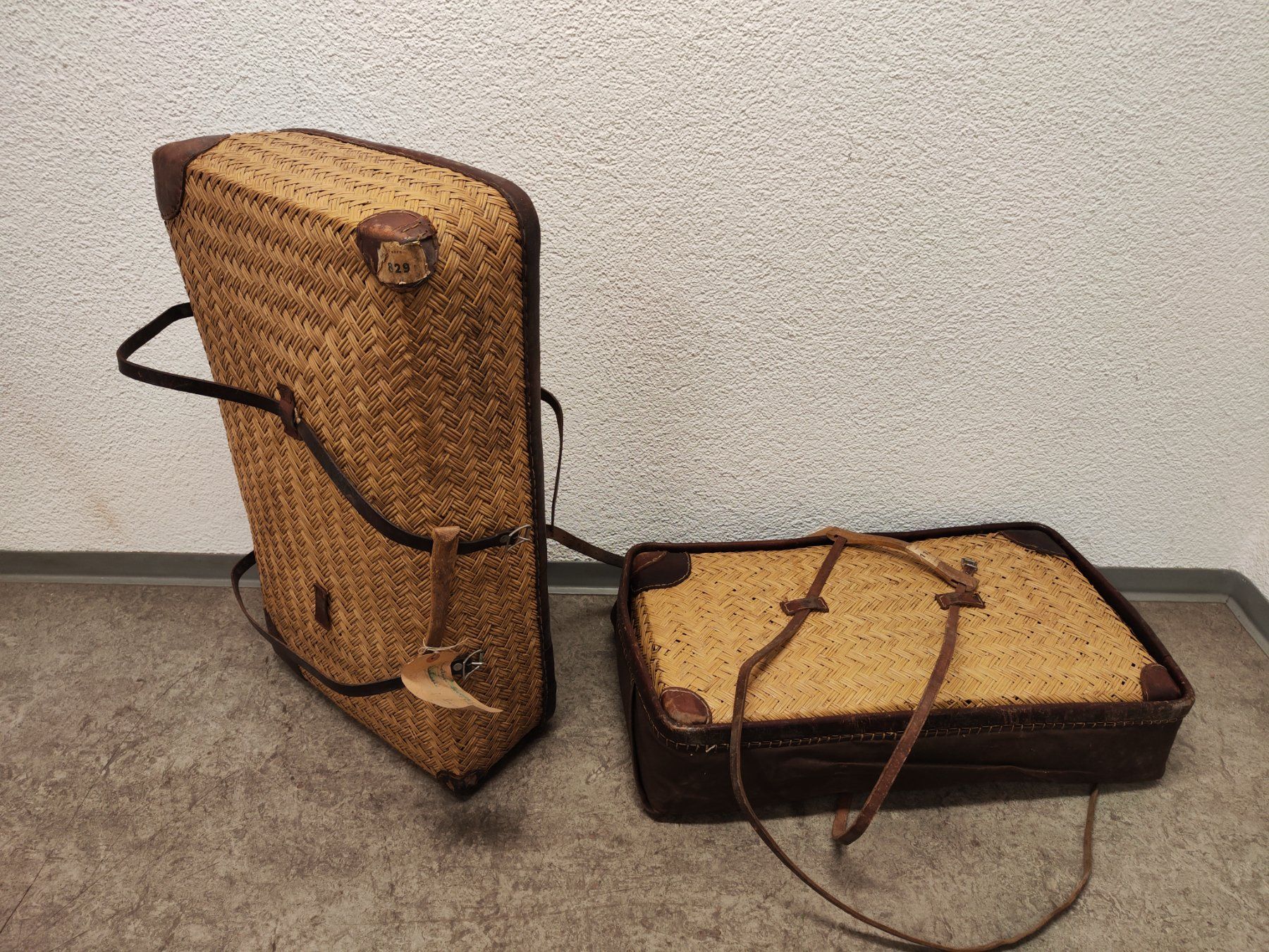 Reisekoffer: 2 alte Vintage Rattan Koffer – Gebraucht aus Toffen von