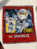 Lego Ninjago Minifigur Zane mit Stäben