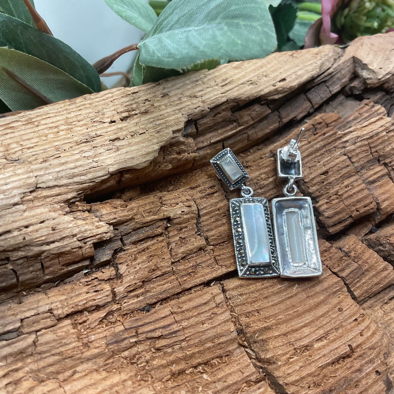 Orecchini pendenti & Orecchini a lobo: Vintagestil Ohrstecker mit Perlmutt u. Markasiten – Usato da Luzern venduto da S.Kern01 2
