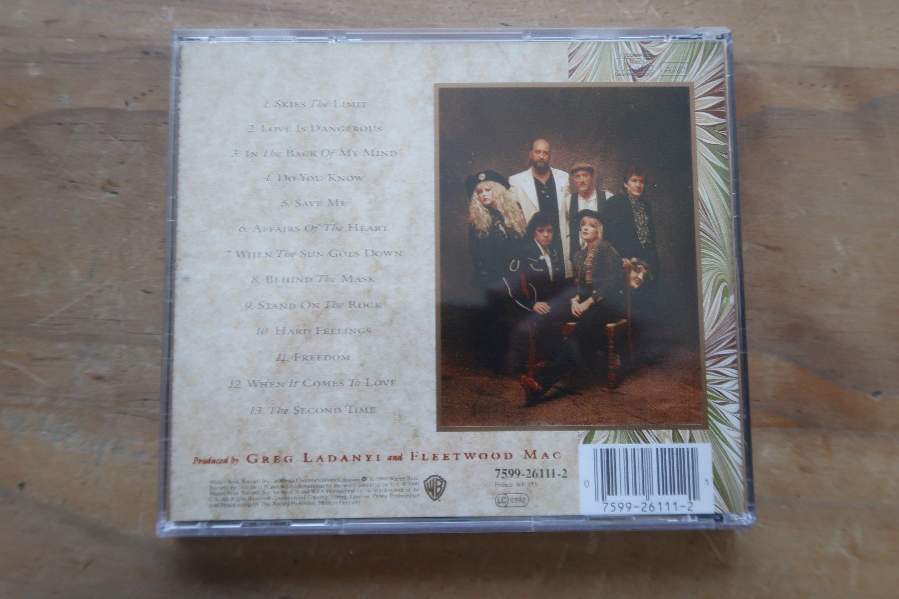 CD: FLEETWOOD MAC - BEHIND THE MASK - CD – Usato da Basel venduto da Patiscat 1