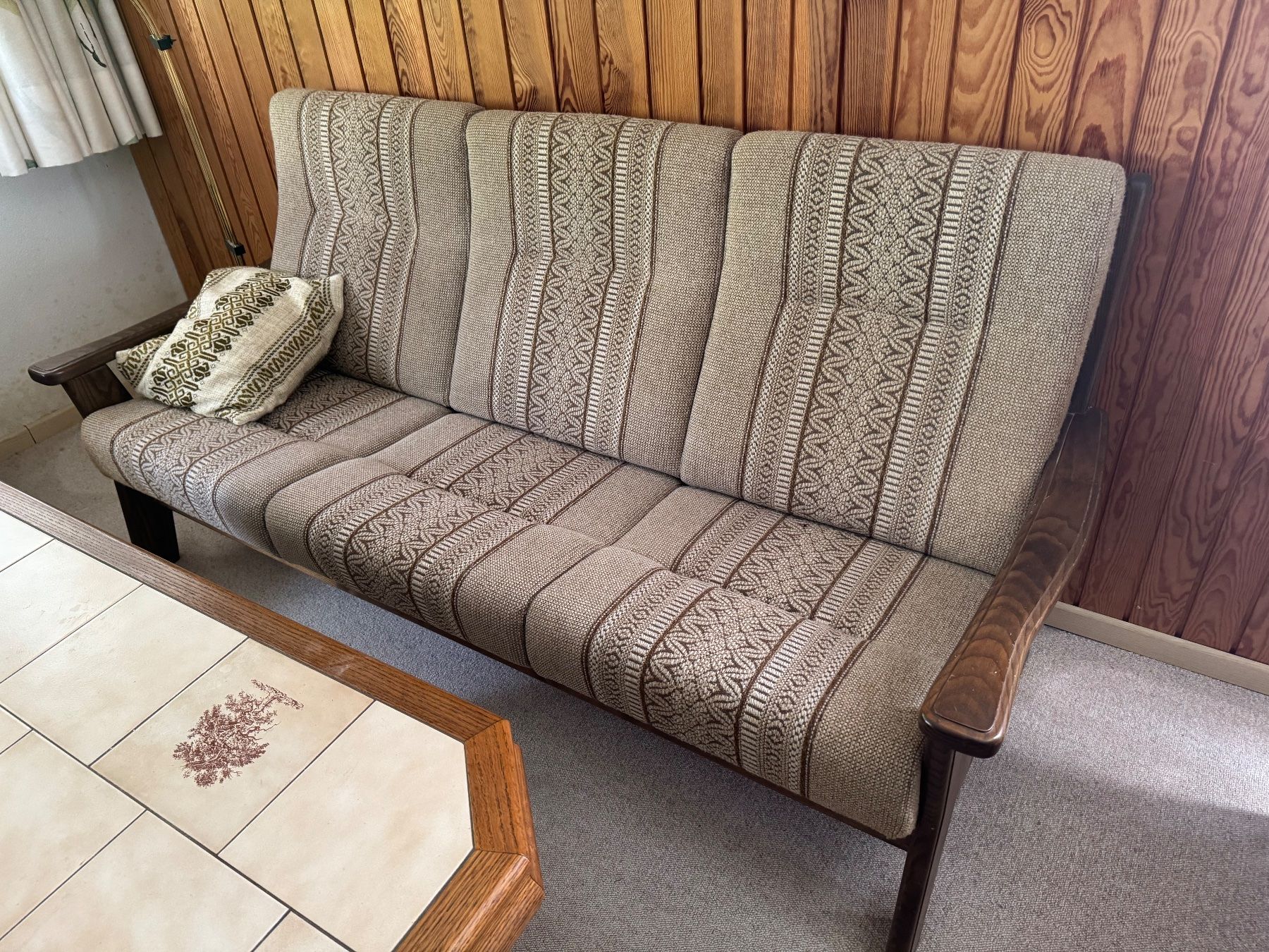Divani: Rustikale Wohnzimmer-Möbel-Set, 5-teilig, Holz – Usato da Volketswil venduto da markdenzler 3