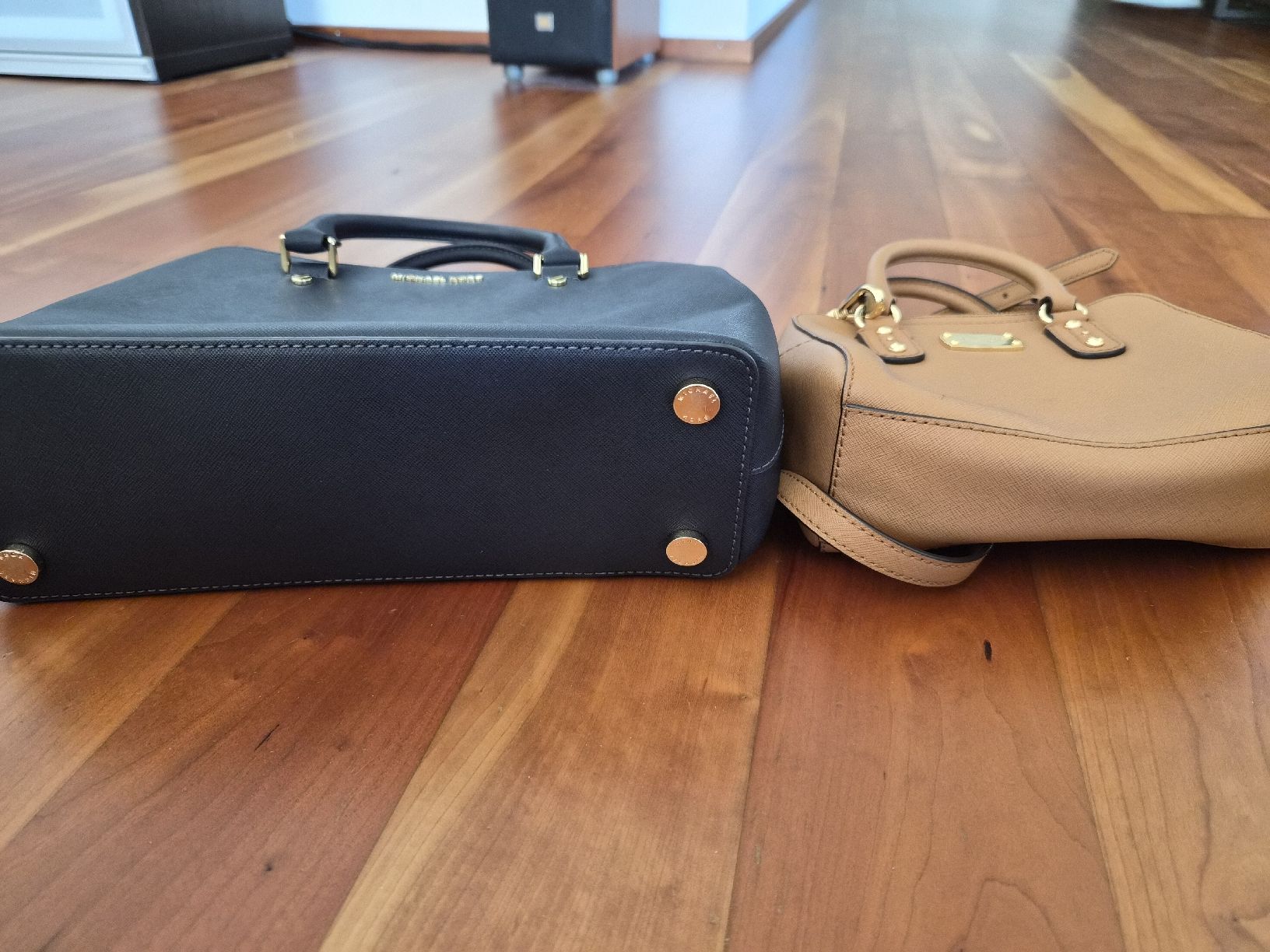 Michael Kors Borse da donna: Michael Kors bags - navy & brown leather, elegant & compact – Usato da Küttigen venduto da yingli 9